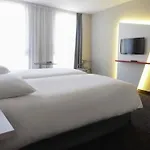 Ibis Styles Centre מלון 3*