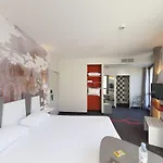 Ibis Styles Centre Hotel