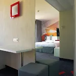 מלון Ibis Styles Centre 3*