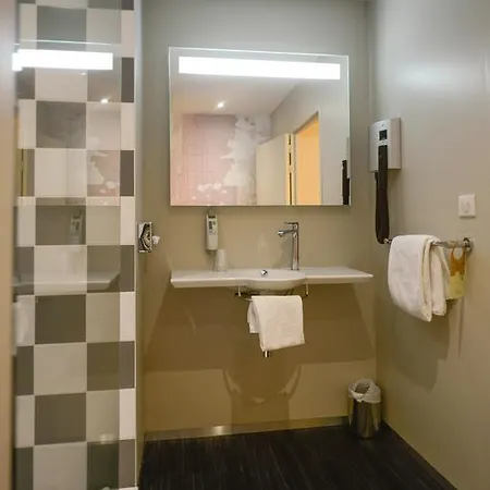 Ibis Styles Centre Hotel 3*