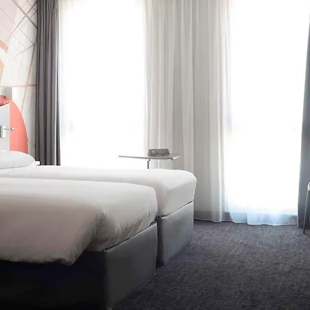 Ibis Styles Centre 3*