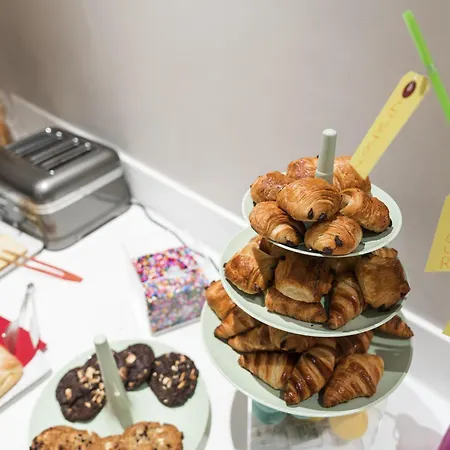 普瓦捷中心宜必思尚品酒店