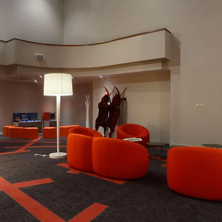 普瓦捷中心宜必思尚品酒店 酒店 3*