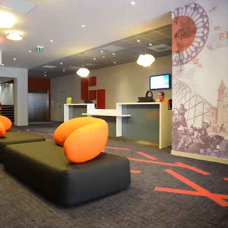 普瓦捷中心宜必思尚品酒店 酒店