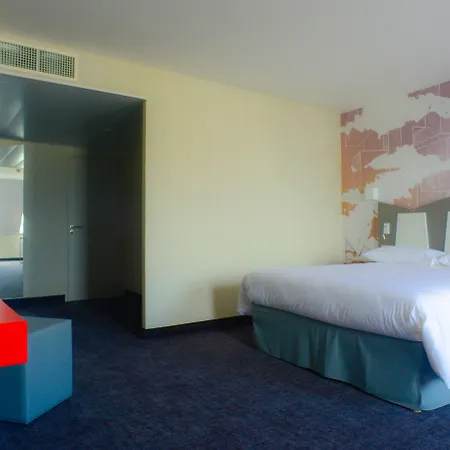 Готель Ibis Styles Centre 3*