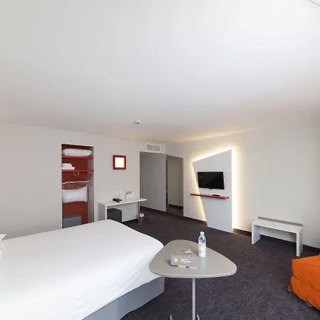 Ibis Styles Centre Готель
