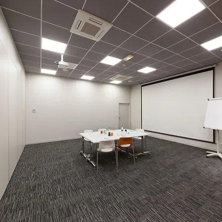 Ibis Styles Centre 3*