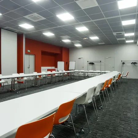 Ibis Styles Centre Пуатьє