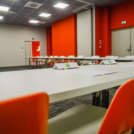 普瓦捷中心宜必思尚品酒店 酒店 3*