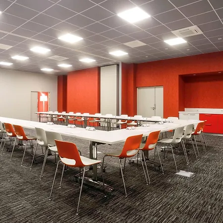 普瓦捷中心宜必思尚品酒店 酒店 3*