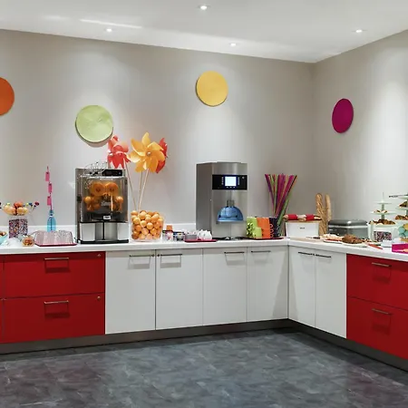 Ibis Styles Centre Готель