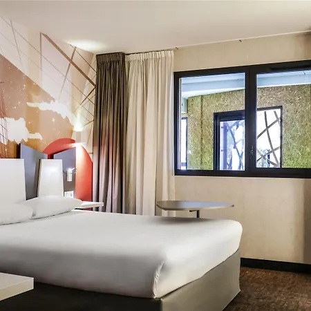 Ibis Styles Centre Hotel 3*