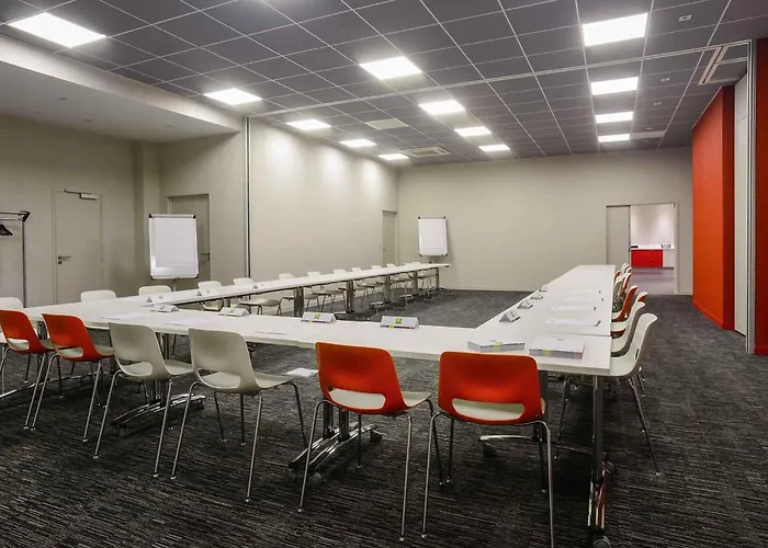 Ibis Styles Centre Пуатьє